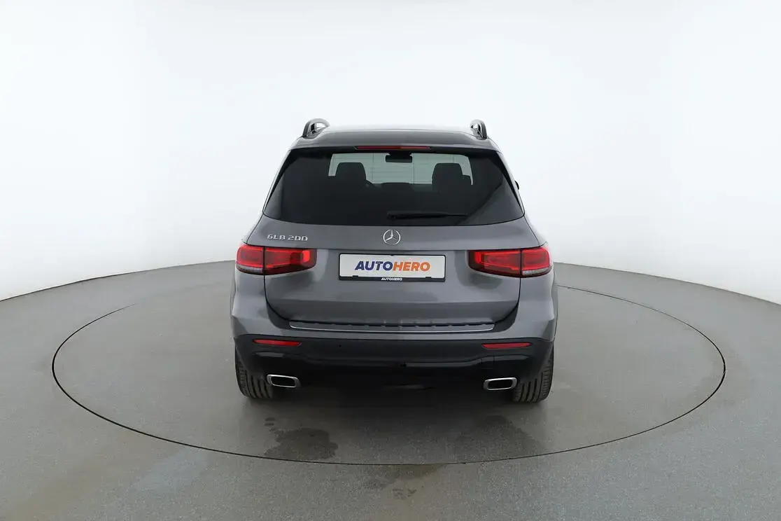 Gebraucht Mercedes GLB200 Progressive 163 PS (119 kW) 2022 Grau SUV