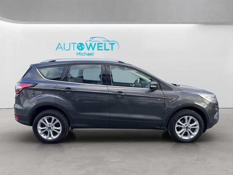 Gebraucht Ford Kuga 150 PS (110 kW) 2018 Grau SUV
