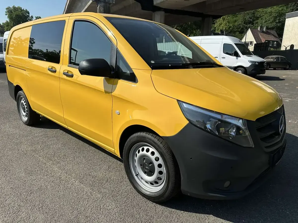 Gebraucht Mercedes Vito 136 PS (100 kW) 2022 Gelb Van