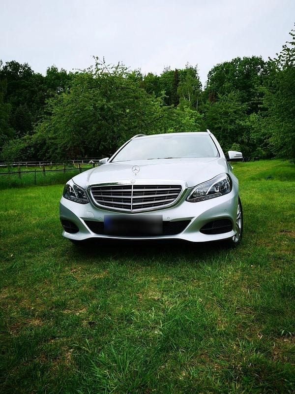 Gebraucht Mercedes E300 231 PS (169 kW) 2014 Silber Kombi