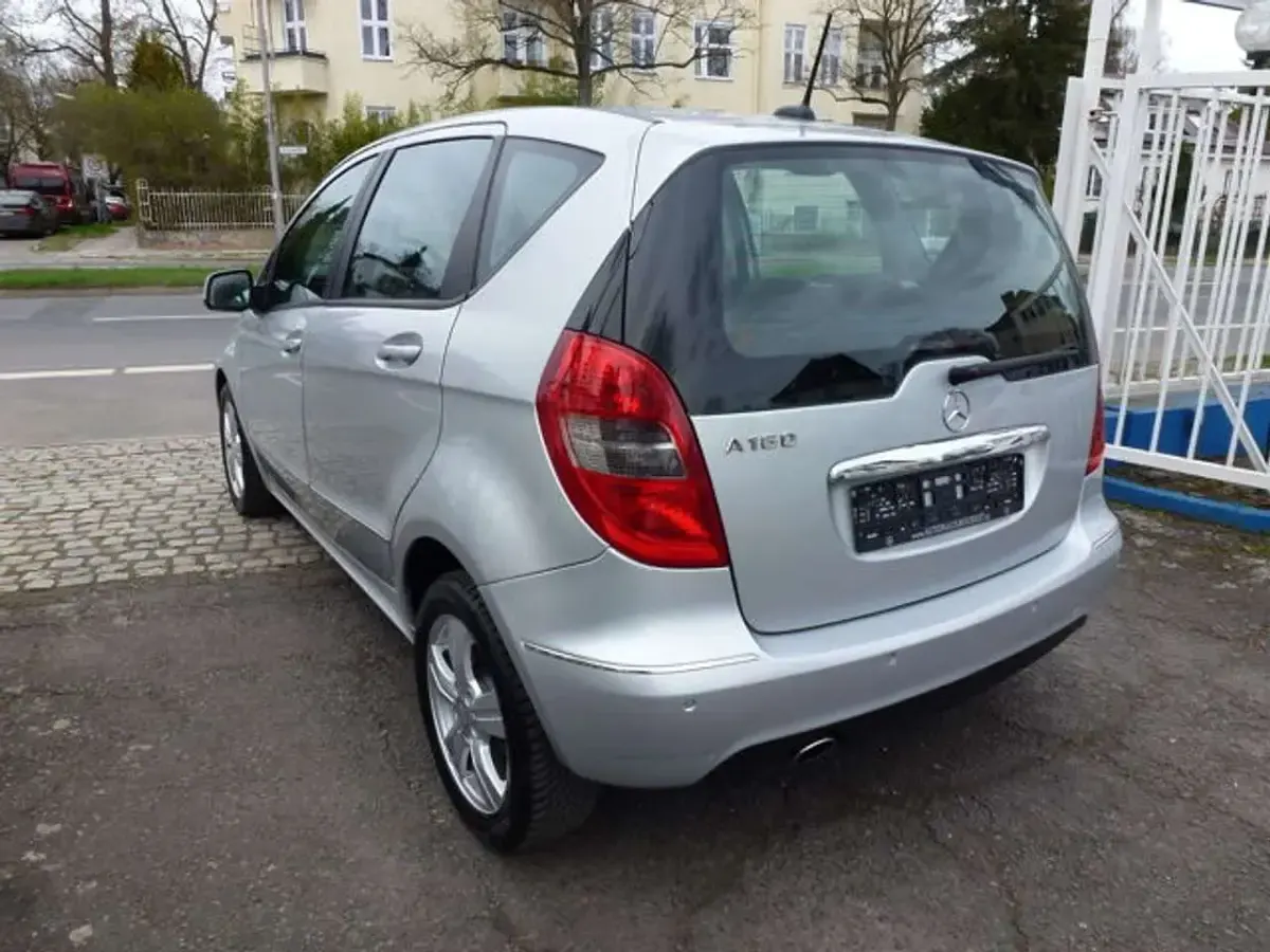 Gebraucht Mercedes A160 Avantgarde 95 PS (69 kW) 2012 Silber Kleinwagen