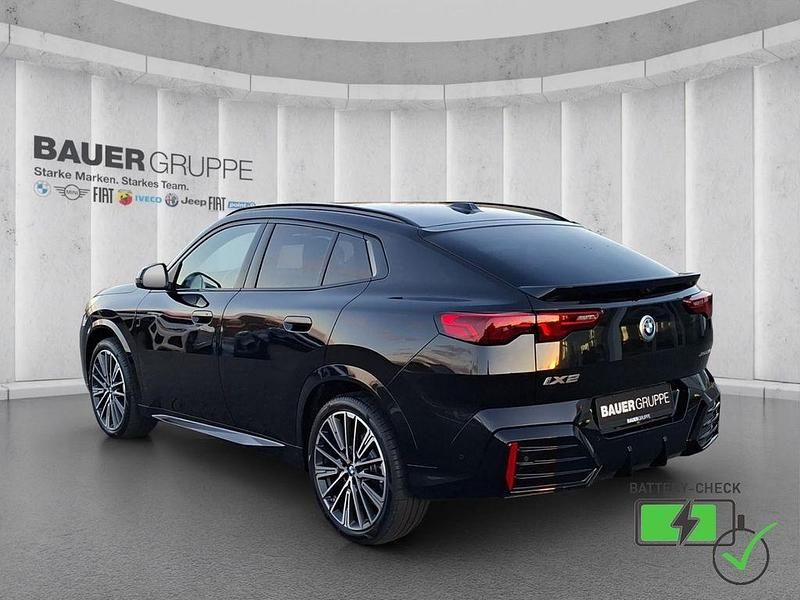 Gebraucht BMW iX2 M Sport 230 kW (313 PS) 2025 Schwarz SUV