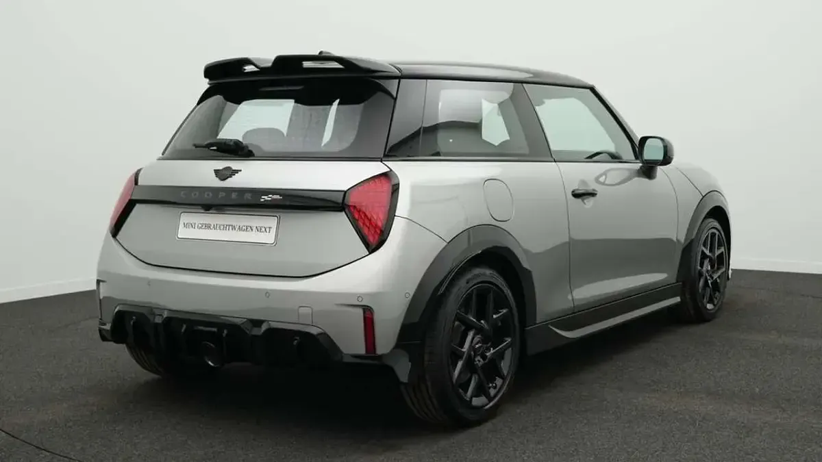 Gebraucht Mini John Cooper Works 231 PS (169 kW) 2025 Grau Kleinwagen