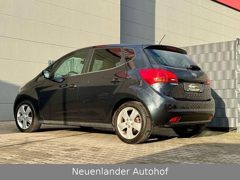 Gebraucht Kia Venga 90 PS (66 kW) 2011 Schwarz Kleinwagen