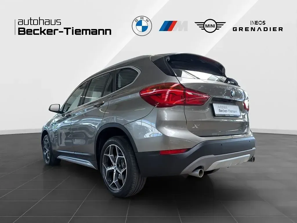 Gebraucht BMW X1 xLine 192 PS (141 kW) 2019 Platinsilber met. SUV