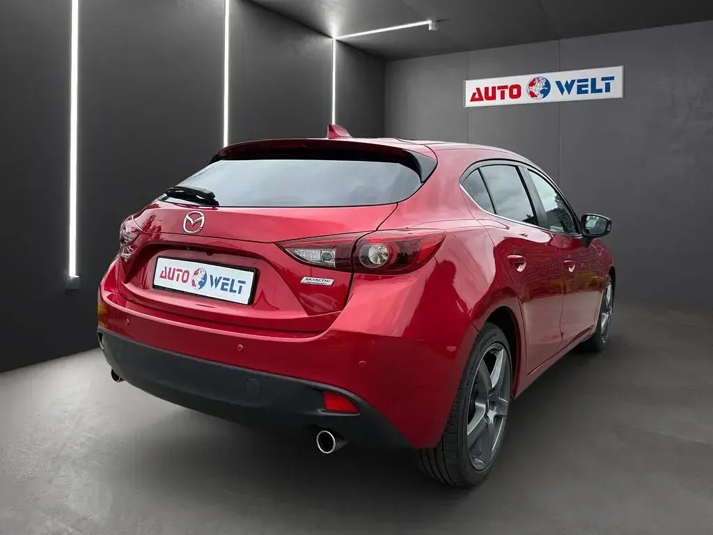 Gebraucht Mazda 3 120 PS (88 kW) 2015 Rot Limousine