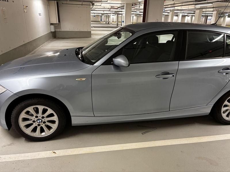 Usata BMW 118 143 CV (105 kW) 2009 Blu Utilitaria