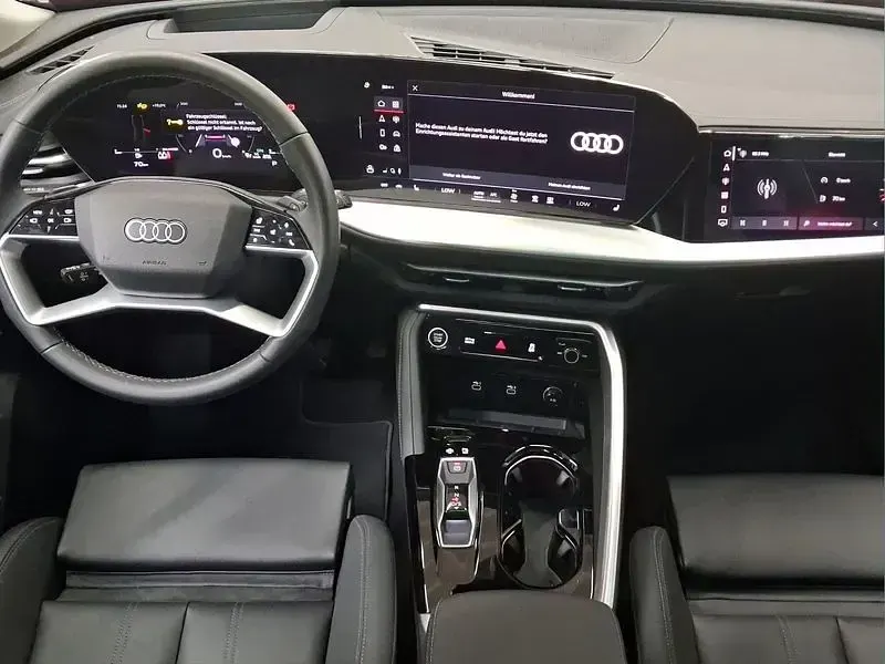 Gebraucht Audi Q5 S-Line 204 PS (150 kW) 2025 Rot SUV