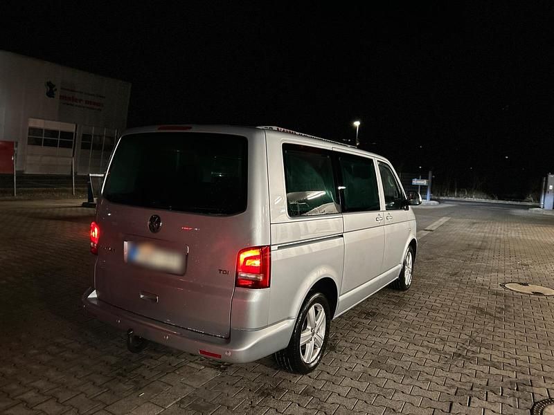 Gebraucht VW Multivan 180 PS (132 kW) 2011 Andere farben Van