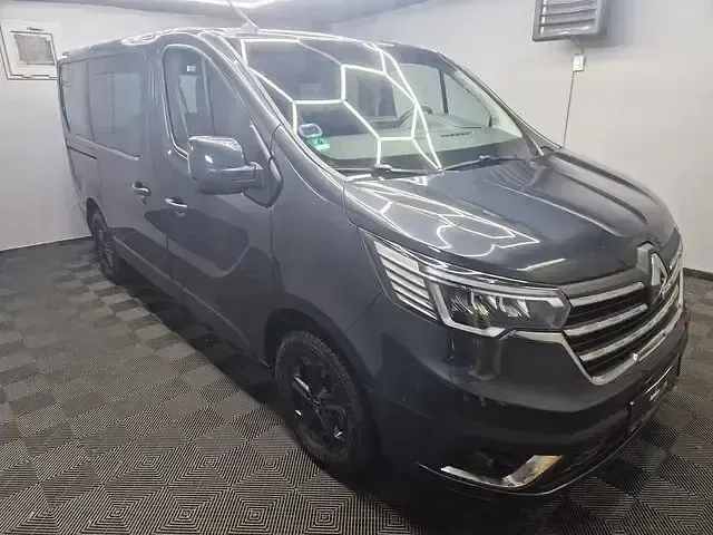 Gebraucht Renault Trafic Life 150 PS (110 kW) 2021 Grau Van / Kleinbus
