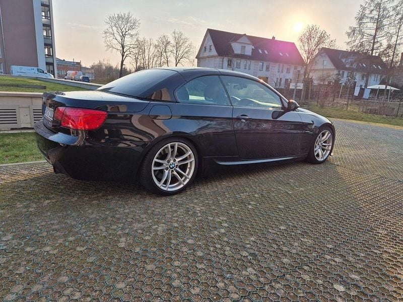 Schwarz Gebraucht 2009 BMW 335 Cabriolet Performance Cabrio | 16.999 € - Bild 1/4