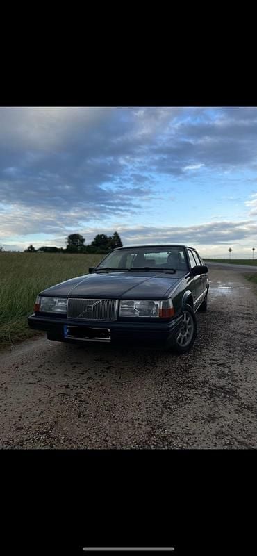 Blau Gebraucht 2025 Volvo 940 Limousine | 6.000 € - Bild 1/4