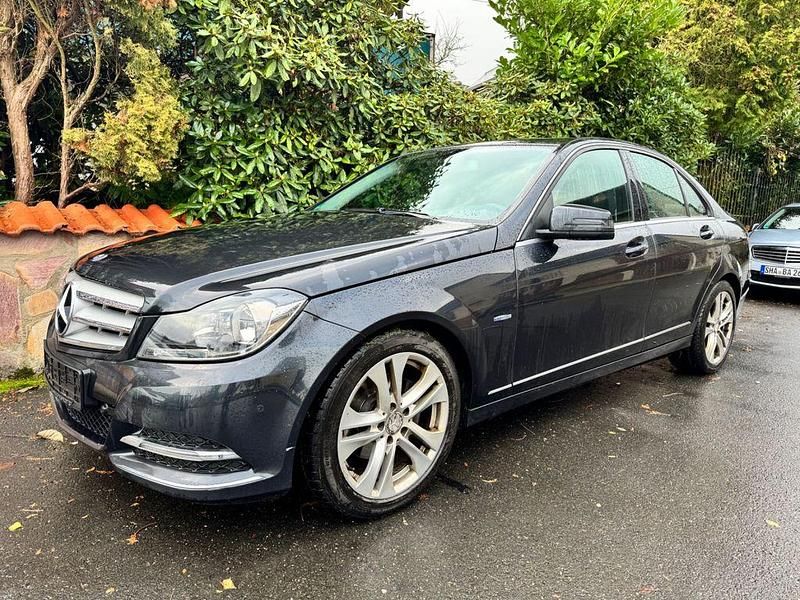 Schwarz Gebraucht 2012 Mercedes C180 Avantgarde Limousine | 8.490 € (Guter Preis) - Bild 1/4