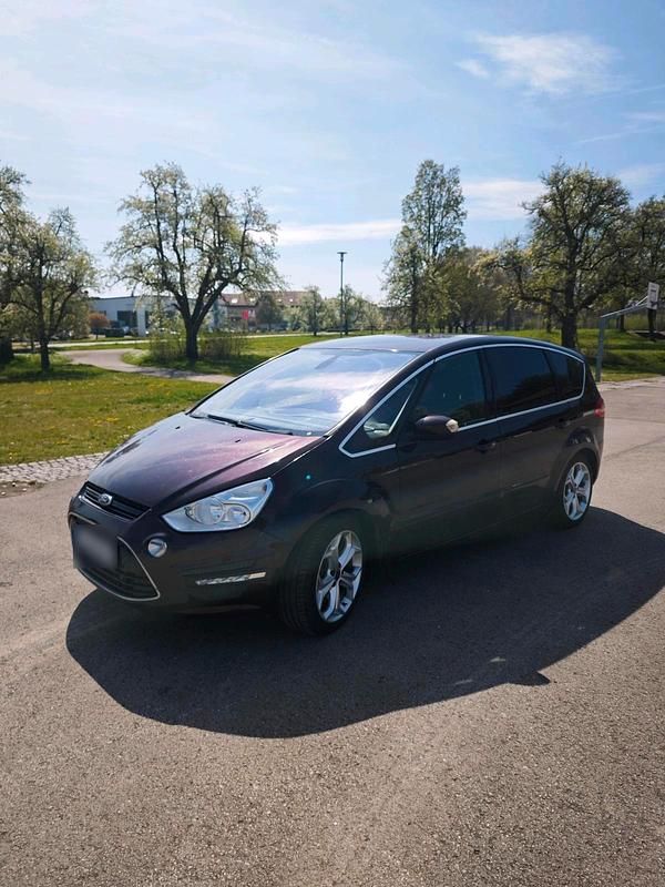 Second-hand Ford S-MAX S 239 CP (175 kW) 2010 Roșu Monovolum