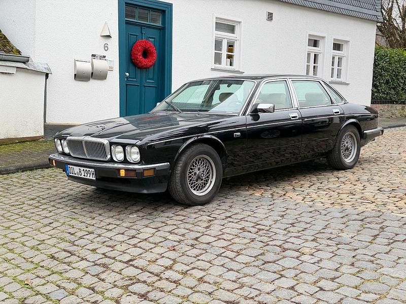 Gebraucht Jaguar XJ40 222 PS (163 kW) 1990 Schwarz Limousine
