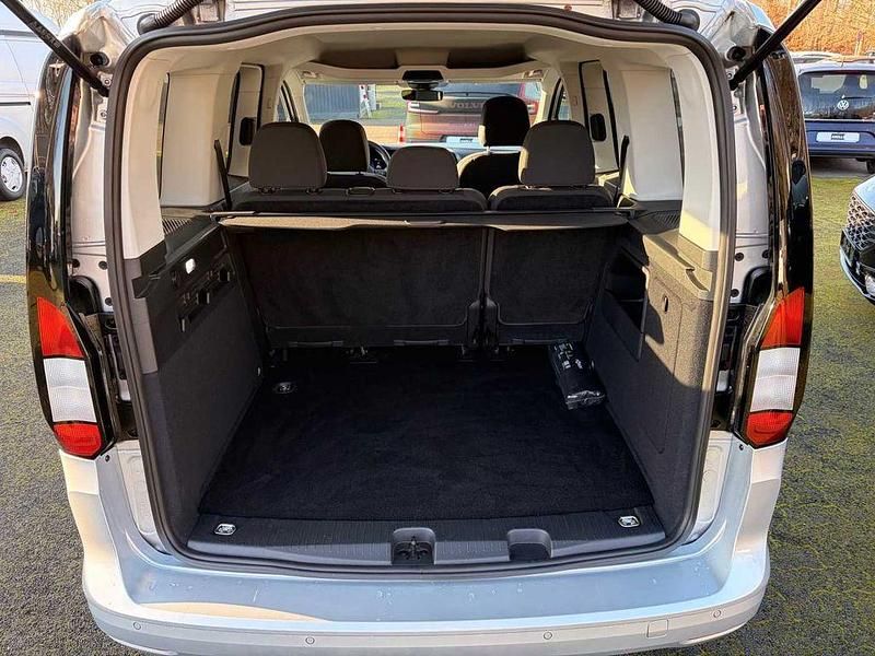 Gebraucht Ford Tourneo Connect Titanium 116 PS (85 kW) 2025 Silber Van / Kleinbus