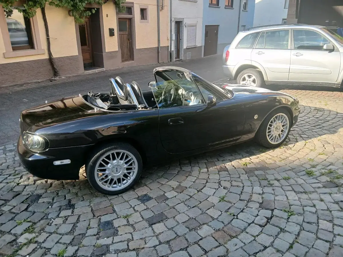 Gebraucht Mazda MX5 110 PS (80 kW) 2004 Schwarz Cabrio