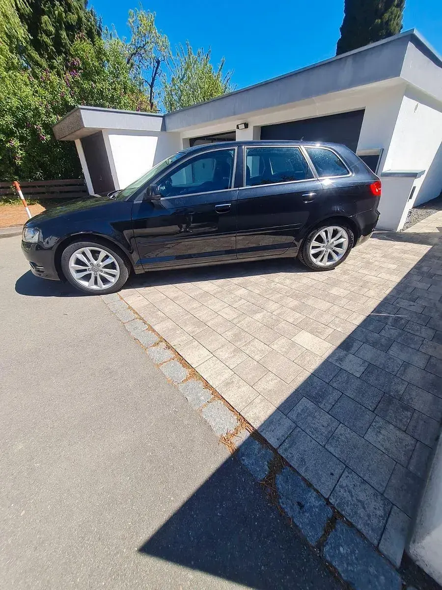 Używany Audi A3 Ambition 125 KM (91 kW) 2012 Czarny Hatchback