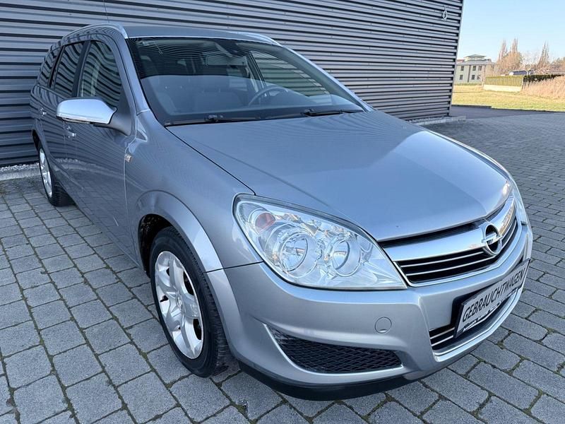 Gebraucht Opel Astra Edition 116 PS (85 kW) 2007 Lichtsilber/silver lightning Kombi