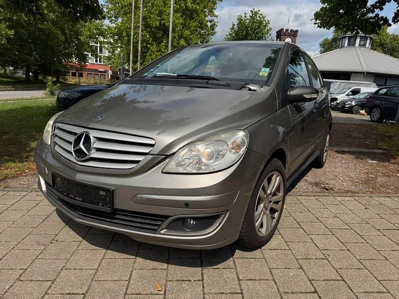 Silber Gebraucht 2006 Mercedes B170 Van / Kleinbus | 1.299 € - Bild 1/4