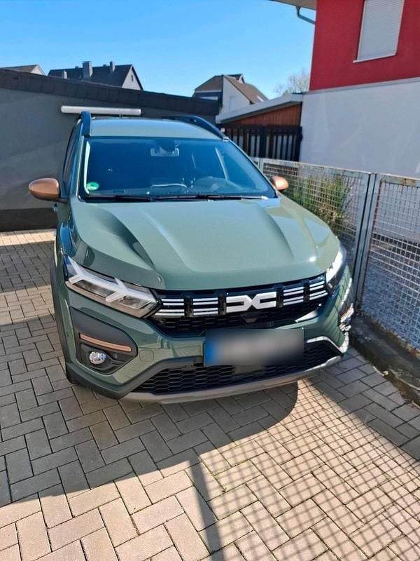 Gebraucht Dacia Jogger 110 PS (80 kW) 2024 Grün Van / Kleinbus