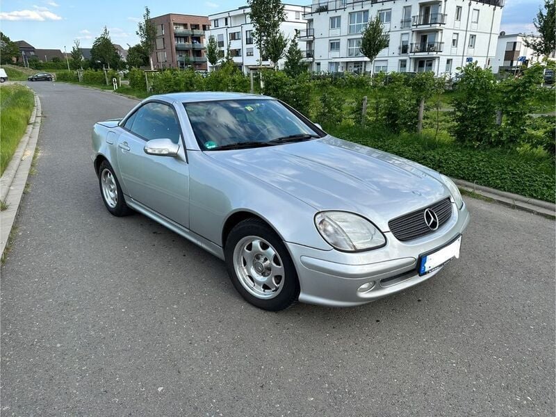 Silber Gebraucht 2001 Mercedes SLK200 Cabrio | 3.249 € (Superpreis) - Bild 1/4