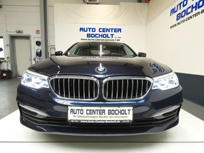 Blau Gebraucht 2018 BMW 520 Limousine | 27.900 € (Fairer Preis) - Bild 1/4