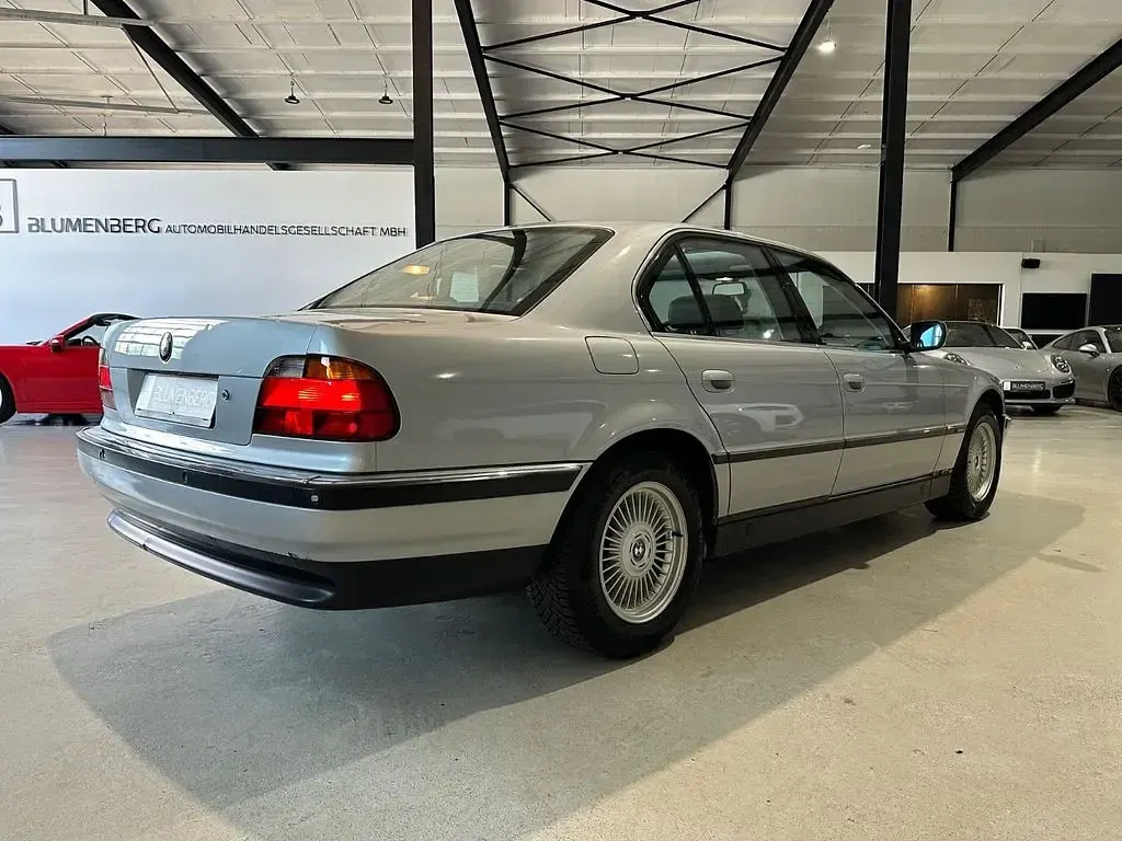 Gebraucht BMW 750 326 PS (239 kW) 1994 Silber Limousine