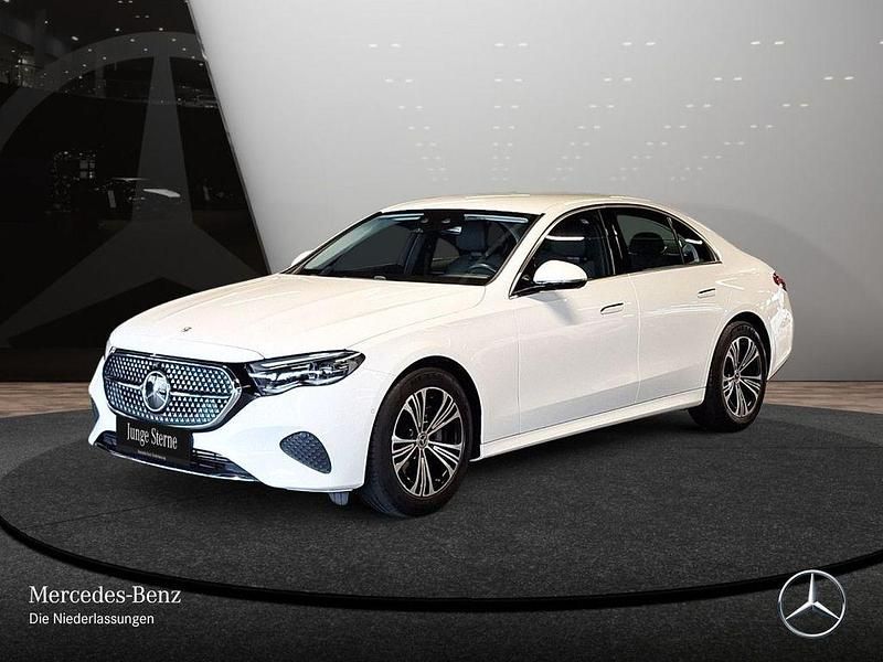 Gebraucht Mercedes E220 Avantgarde 197 PS (144 kW) 2025 Weiß Limousine