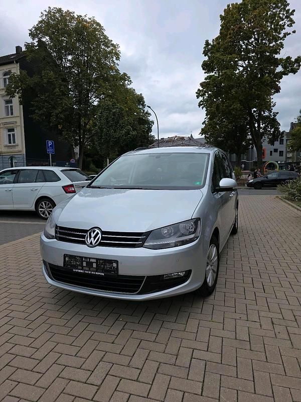 Silber Gebraucht 2013 VW Sharan Van / Kleinbus | 13.500 € (Etwas zu teuer) - Bild 1/4