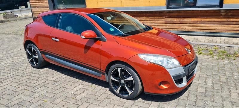 Orange Gebraucht 2009 Renault Mégane Coupé Coupé | 4.800 € - Bild 1/4