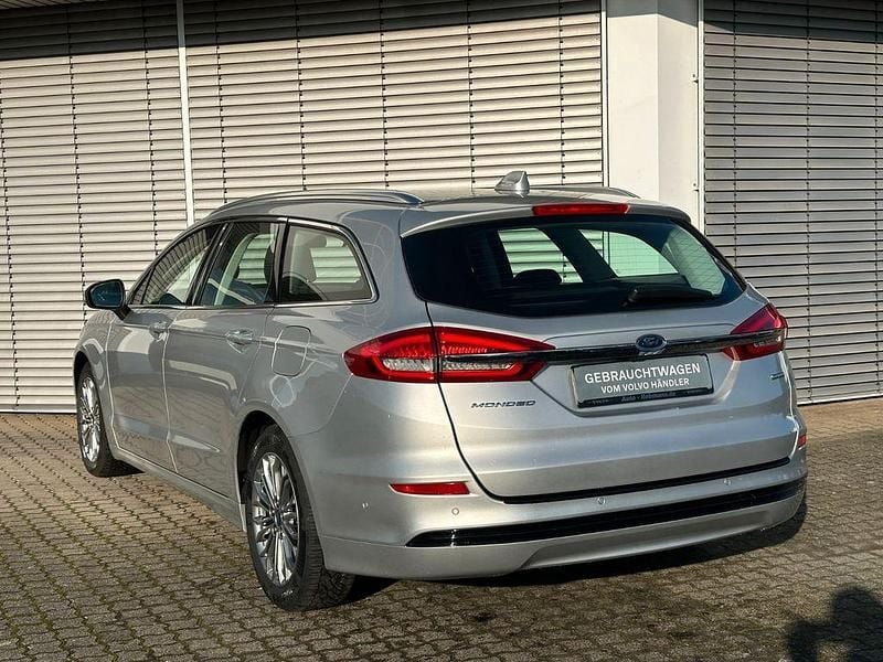 Gebraucht Ford Mondeo Titanium 140 PS (102 kW) 2022 Silber Kombi