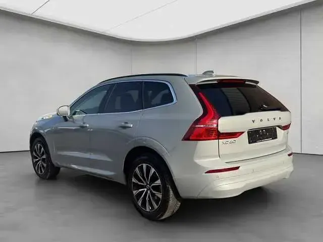 Gebraucht Volvo XC60 Core 250 PS (183 kW) 2024 Grau SUV