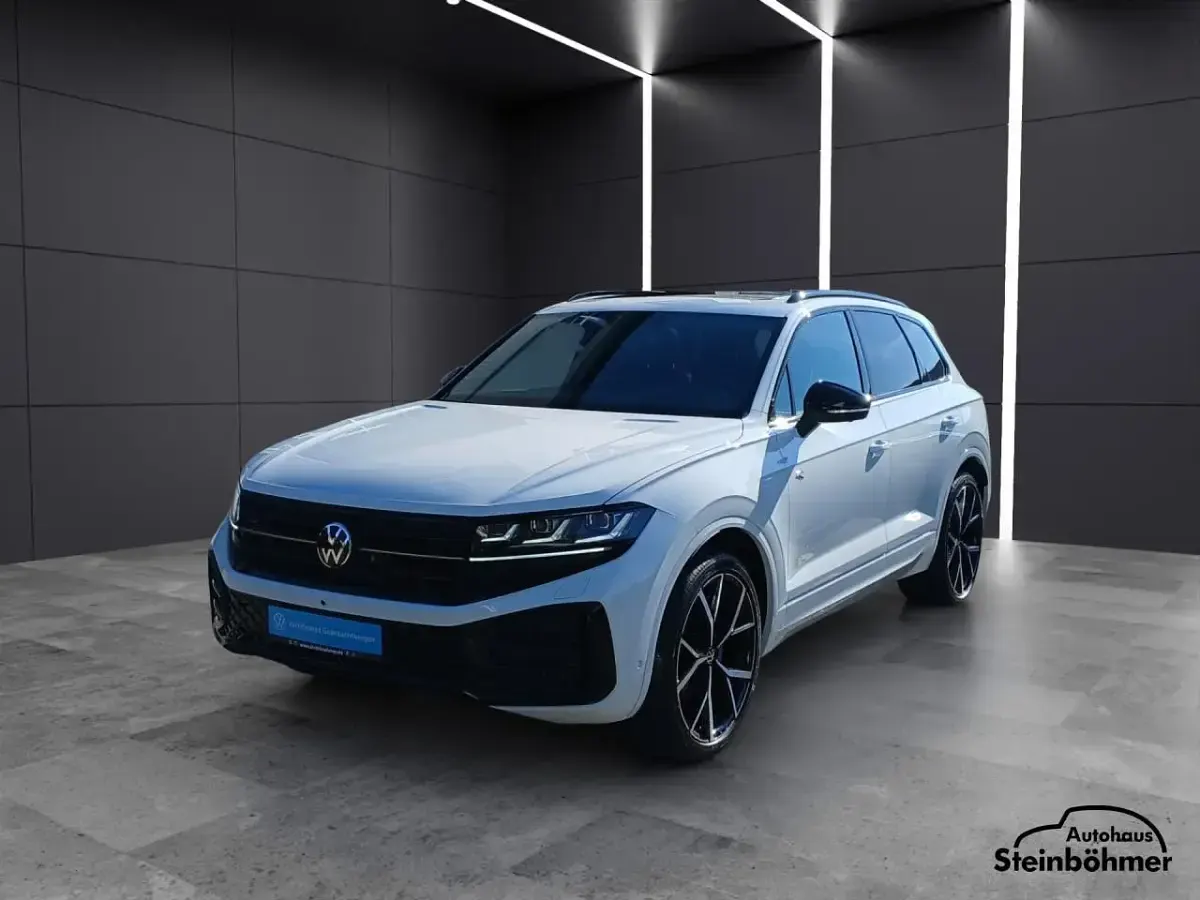 Gebraucht VW Touareg R-line 286 PS (210 kW) 2025 Pure white (weiß) SUV