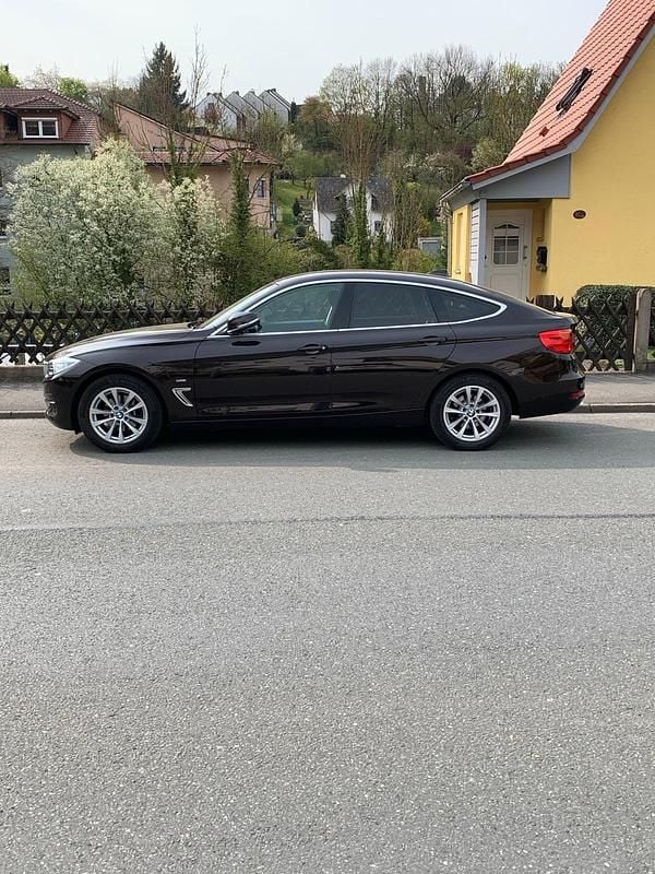 Braun Gebraucht 2016 BMW 320 Gran Turismo Luxury Line Limousine | 19.500 € (Etwas zu teuer) - Bild 1/4