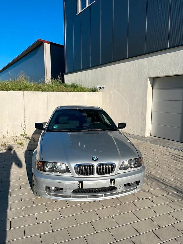 Silber Gebraucht 2001 BMW 325 Coupé | 4.399 € (Fairer Preis) - Bild 1/4