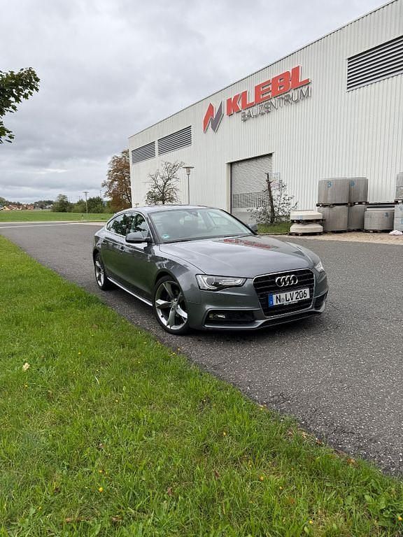 Grau Gebraucht 2015 Audi A5 Sportback Sport Limousine | 17.900 € (Etwas zu teuer) - Bild 1/4