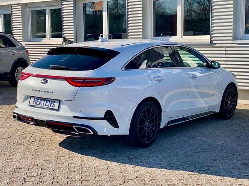 Gebraucht Kia ProCeed GT-Line 160 PS (117 kW) 2021 (hw2) deluxeweiss met. Kleinwagen