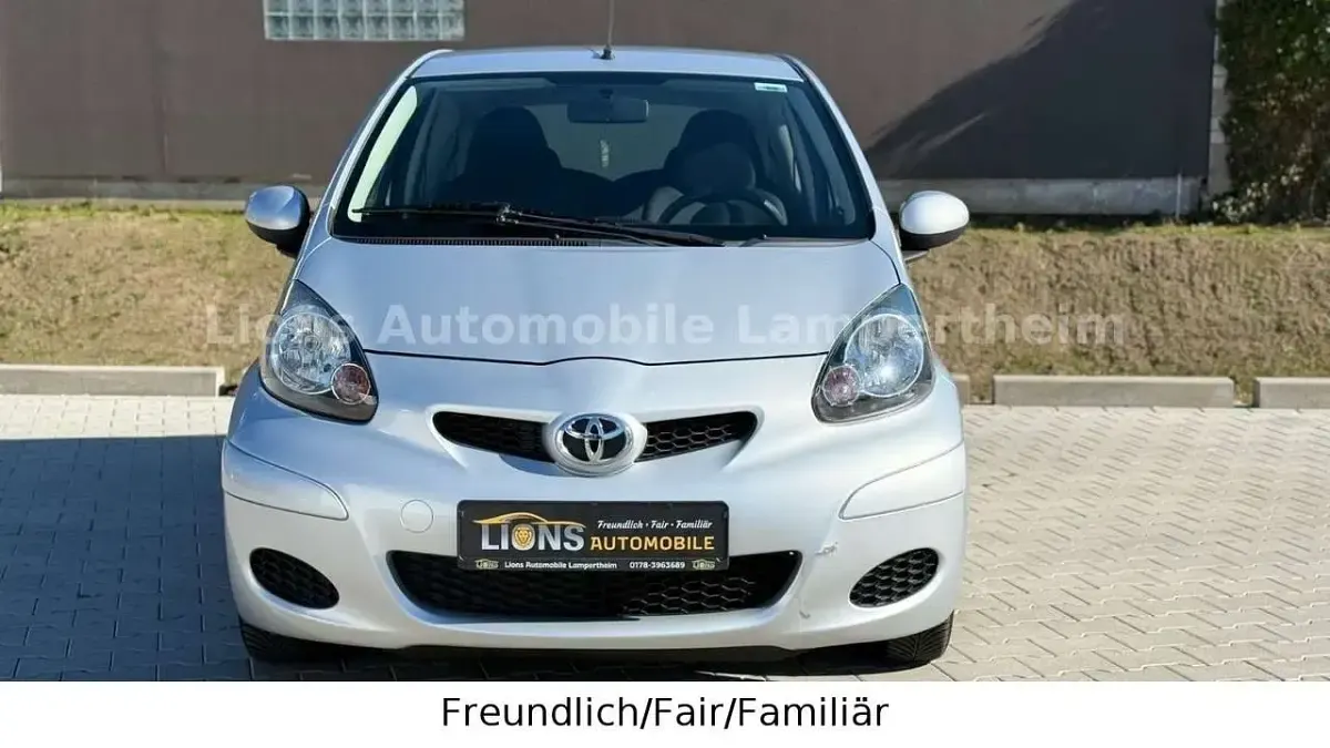 Gebraucht Toyota Aygo Cool 68 PS (50 kW) 2010 Silber Kleinwagen