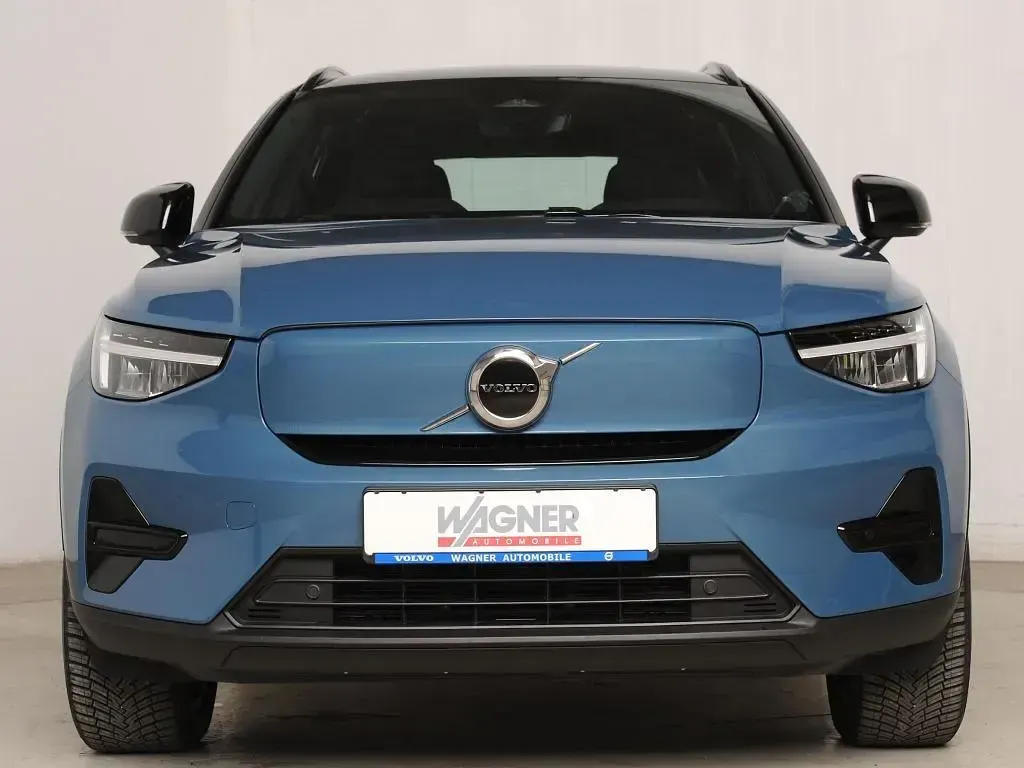 Gebraucht Volvo XC40 Plus 169 kW (231 PS) 2023 Fjord blue metallic SUV
