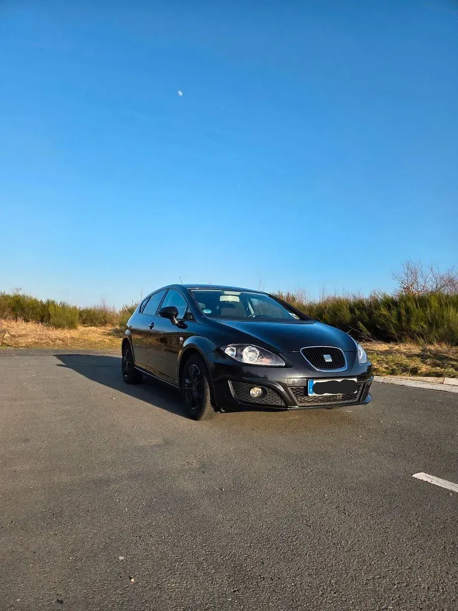 Używany Seat Leon 125 KM (91 kW) 2010 Czarny Hatchback