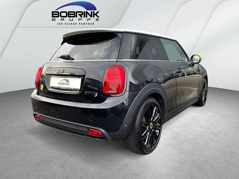 Gebraucht Mini Cooper SE Classic 135 kW (184 PS) 2022 Schwarz Kleinwagen