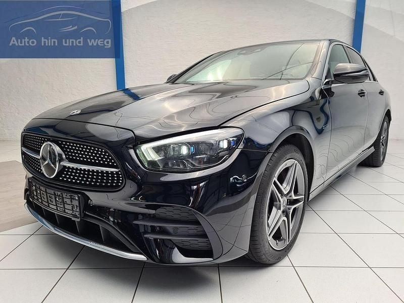 Schwarz Gebraucht 2021 Mercedes E300 AMG Limousine | 31.900 € (Teuer) - Bild 1/4