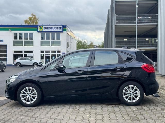 Schwarz Gebraucht 2016 BMW 218 Active Tourer Advantage Van / Kleinbus | 10.980 € (Guter Preis) - Bild 1/3