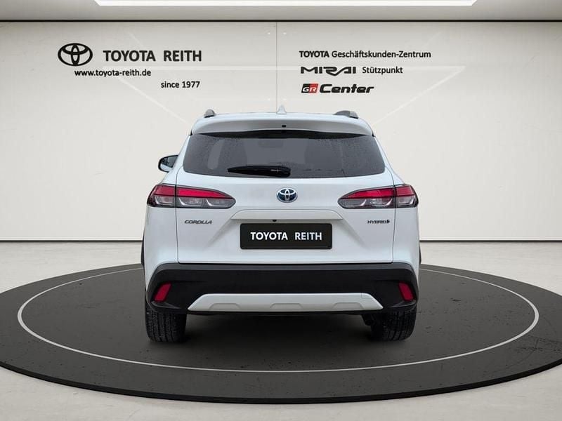 Gebraucht Toyota Corolla Cross Team 197 PS (144 kW) 2022 Weiß SUV