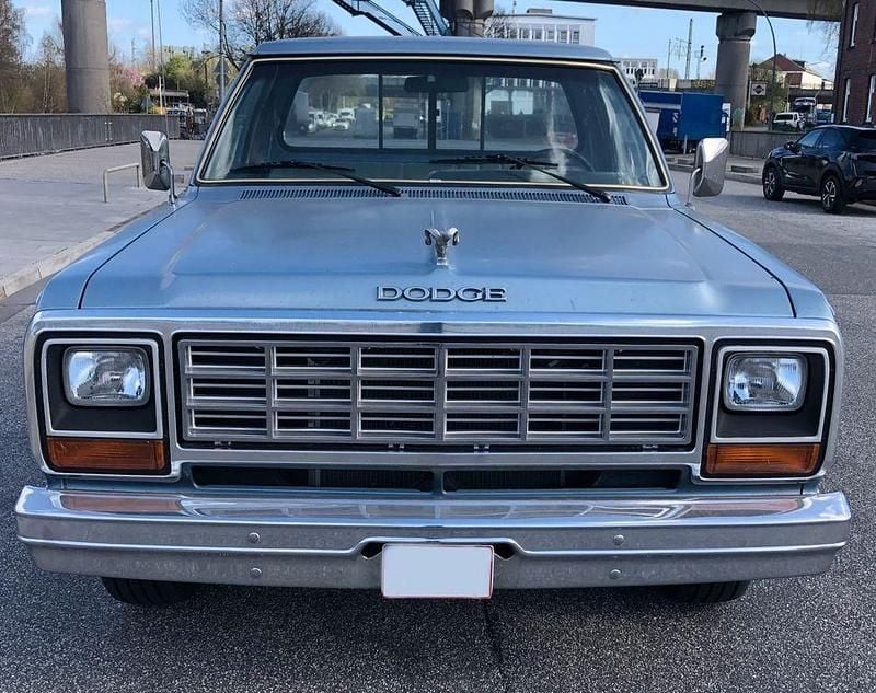 Second-hand Dodge D100 150 CP (110 kW) 1984 Albastru Pickup