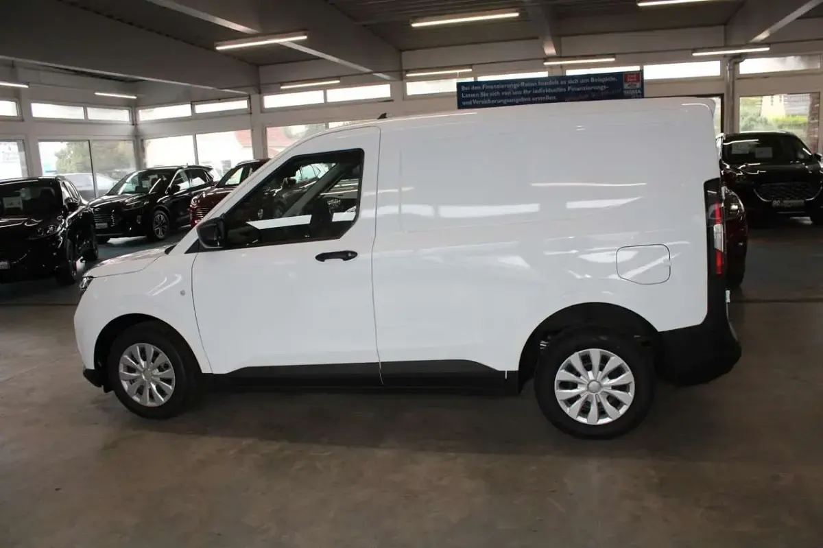 Ny Ford Transit Trend 101 HK (74 kW) 2025 Hvid Sedan