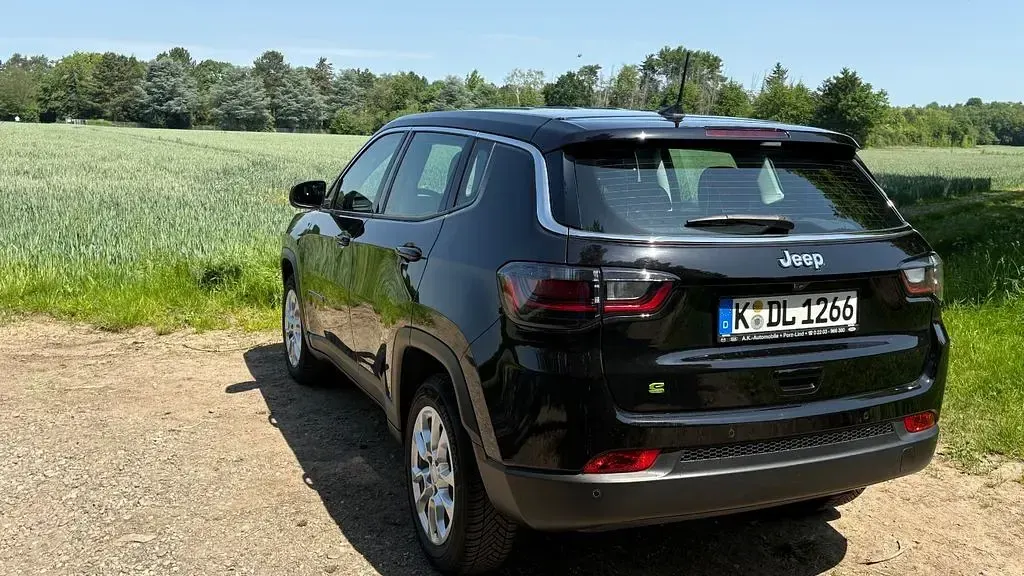 Gebraucht Jeep Compass Summit 131 PS (96 kW) 2022 Schwarz SUV