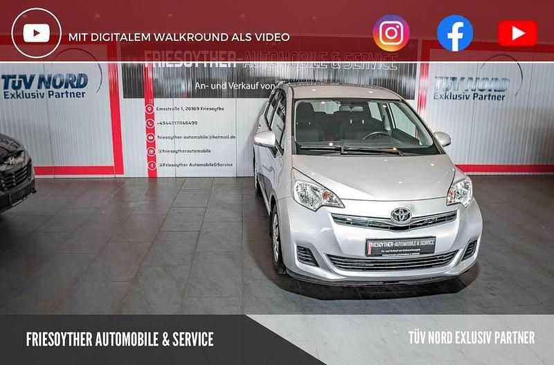 Silber Gebraucht 2011 Toyota Verso-S Life Van / Kleinbus | 7.990 € (Fairer Preis) - Bild 1/4