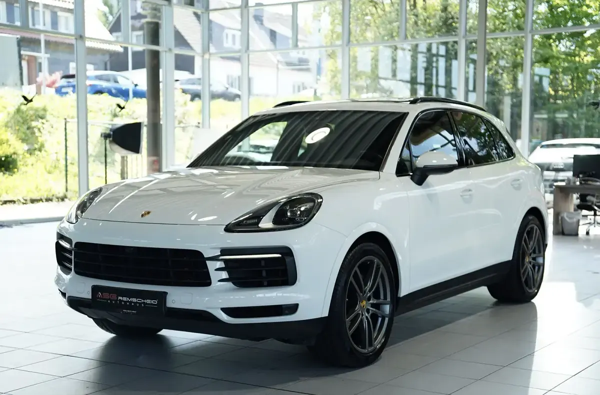 Second-hand Porsche Cayenne Chrono 340 CP (250 kW) 2018 Alb SUV